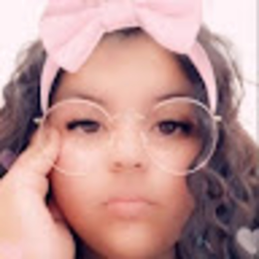 Meet your Posher, Dee